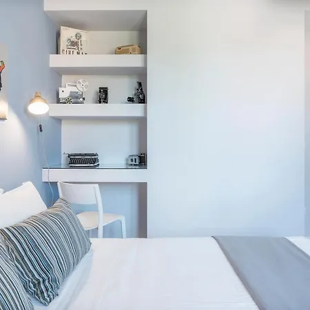 Modern And Bright Flat Near San Peter Rom