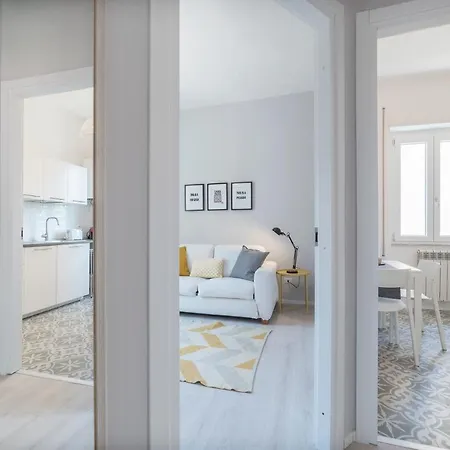 Modern And Bright Flat Near San Peter Rom