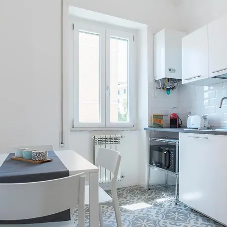 Modern And Bright Flat Near San Peter Řím